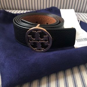 Tory Burch reversible logo belt 1.5”